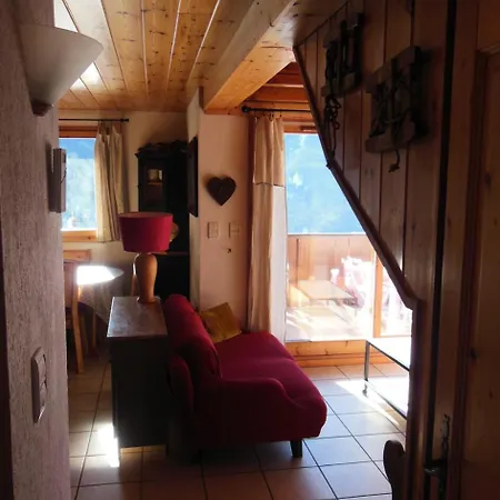 La Tour Du Merle - 4 Pieces Pour 6 Personnes Mae-3312