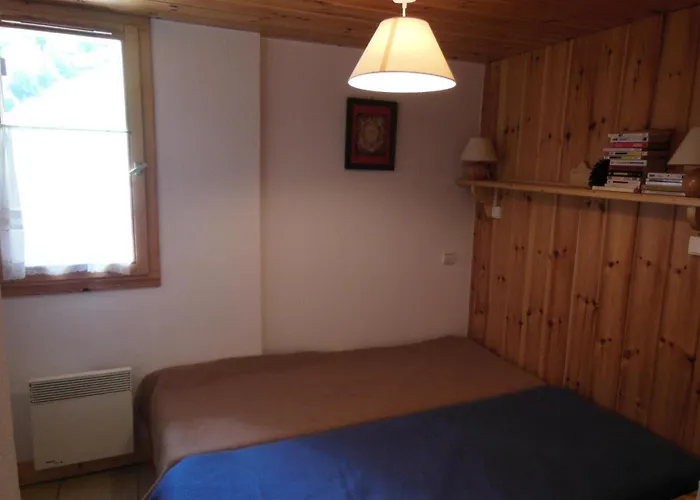 La Tour Du Merle - 4 Pieces Pour 6 Personnes Mae-3312